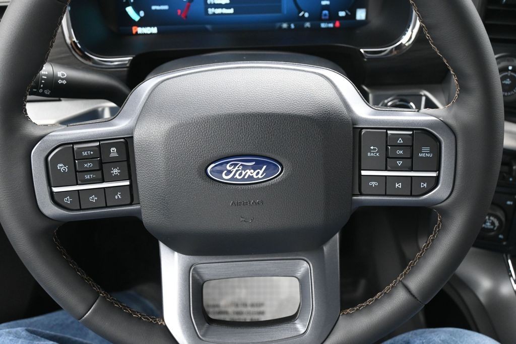 Ford F-150 Vehicle Full-screen Gallery Image 19