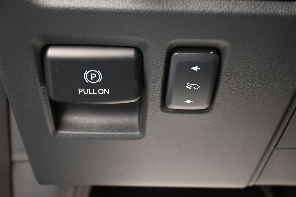 Ford F-150 Vehicle Full-screen Gallery Image 23