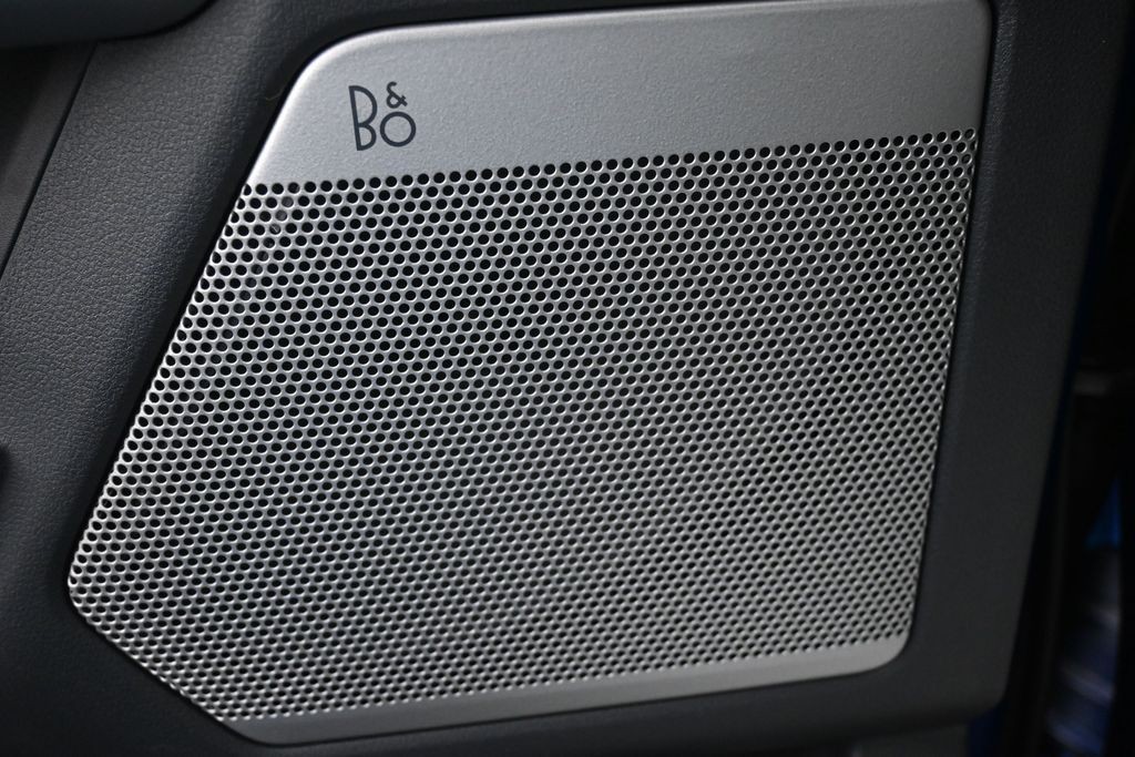 Ford F-150 Vehicle Full-screen Gallery Image 25