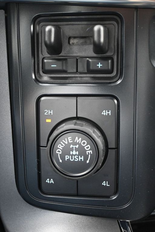 Ford F-150 Vehicle Full-screen Gallery Image 15