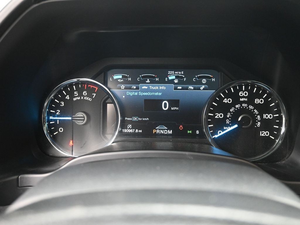 Ford F-150 Vehicle Full-screen Gallery Image 10