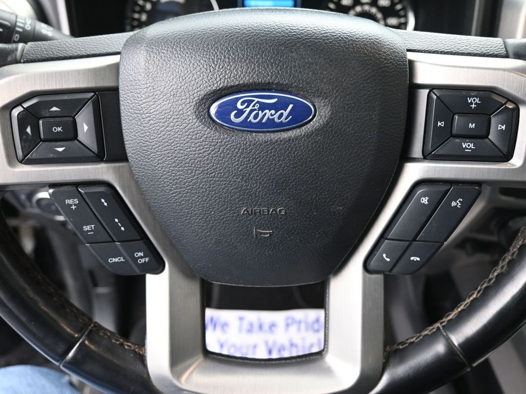 Ford F-150 Vehicle Full-screen Gallery Image 20