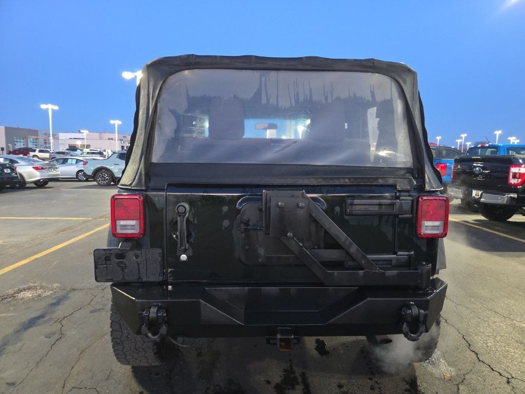 Jeep Wrangler Vehicle Full-screen Gallery Image 5