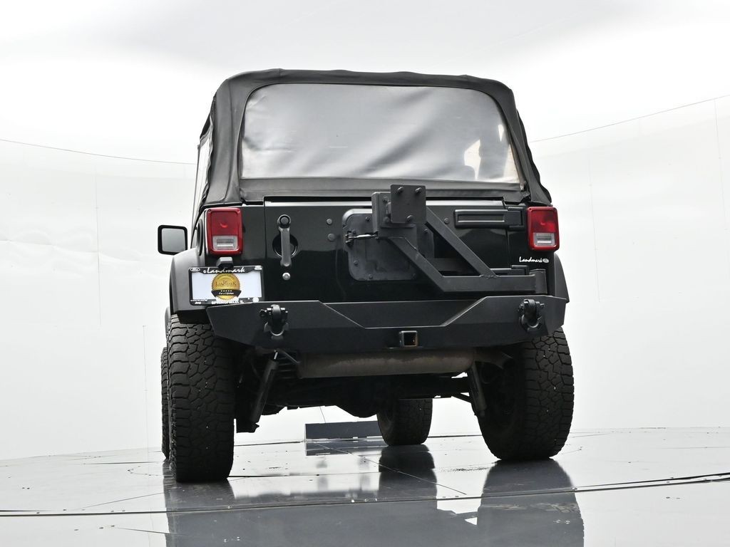 Jeep Wrangler Vehicle Full-screen Gallery Image 20