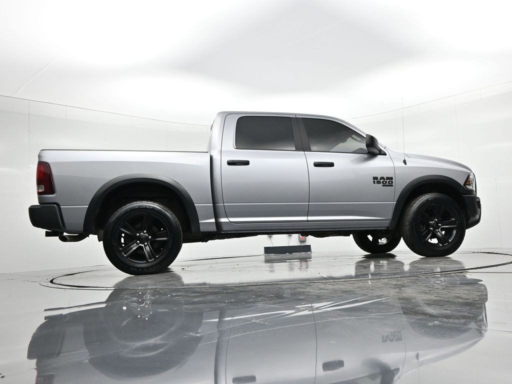 Ram 1500 Classic Vehicle Full-screen Gallery Image 23