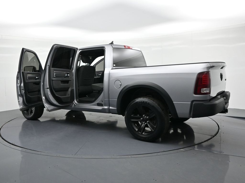 Ram 1500 Classic Vehicle Full-screen Gallery Image 25