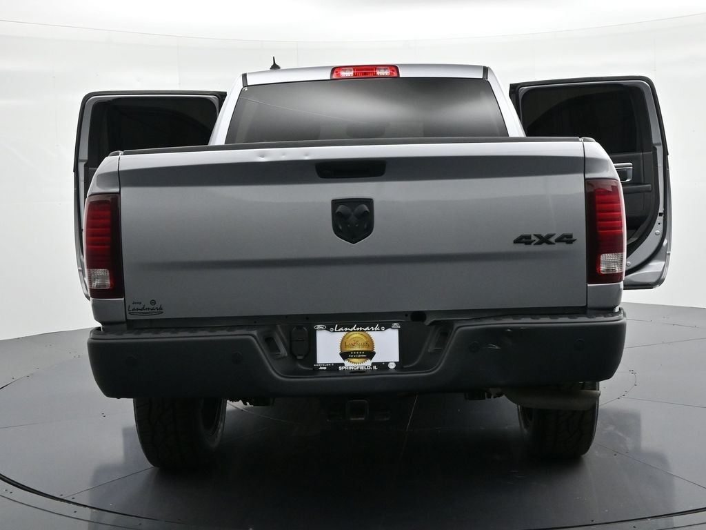 Ram 1500 Classic Vehicle Full-screen Gallery Image 27