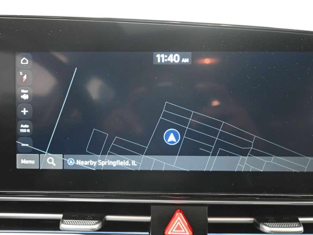Hyundai Elantra Vehicle Full-screen Gallery Image 11