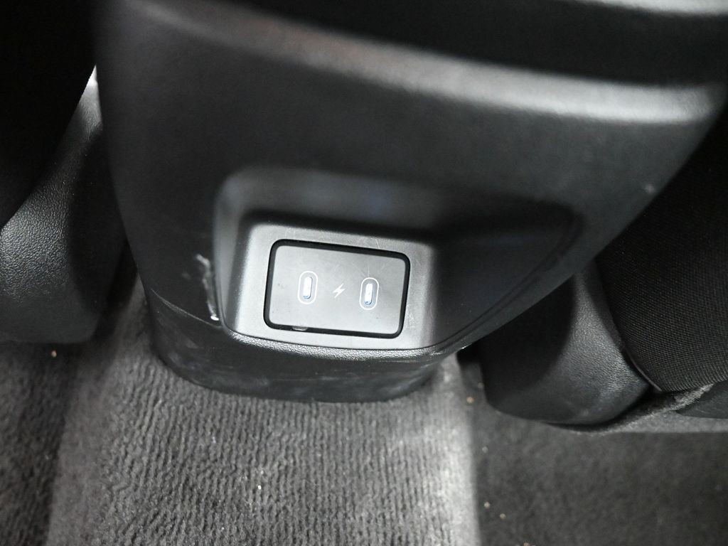 Hyundai Elantra Vehicle Full-screen Gallery Image 20