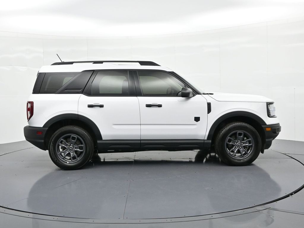 Ford Bronco Sport Vehicle Full-screen Gallery Image 05