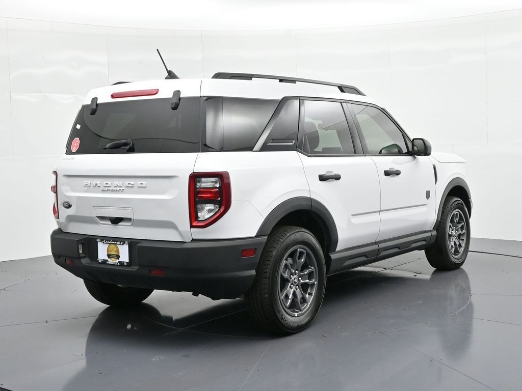 Ford Bronco Sport Vehicle Full-screen Gallery Image 06