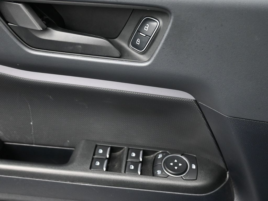 Ford Bronco Sport Vehicle Full-screen Gallery Image 18