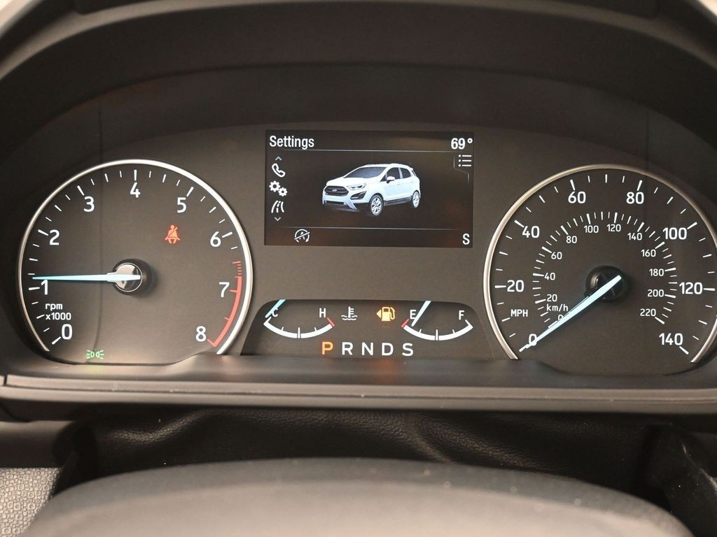 Ford EcoSport Vehicle Full-screen Gallery Image 10