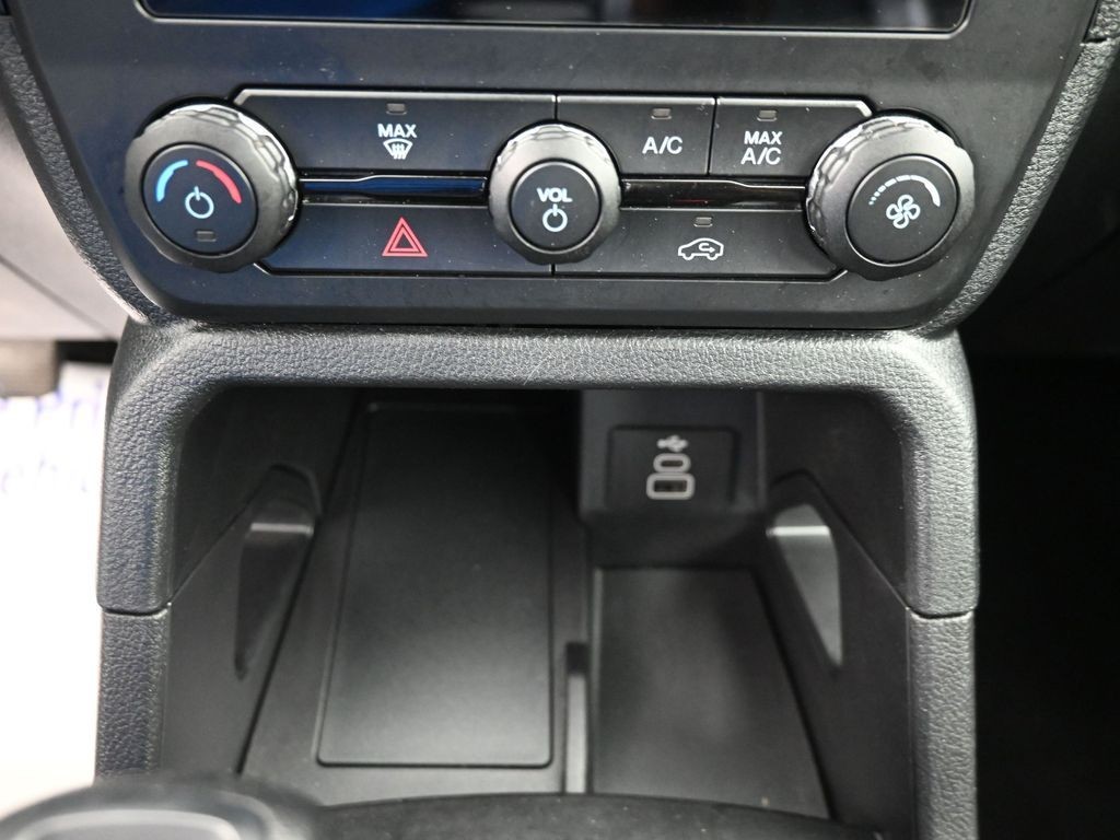 Ford Ranger Vehicle Full-screen Gallery Image 12