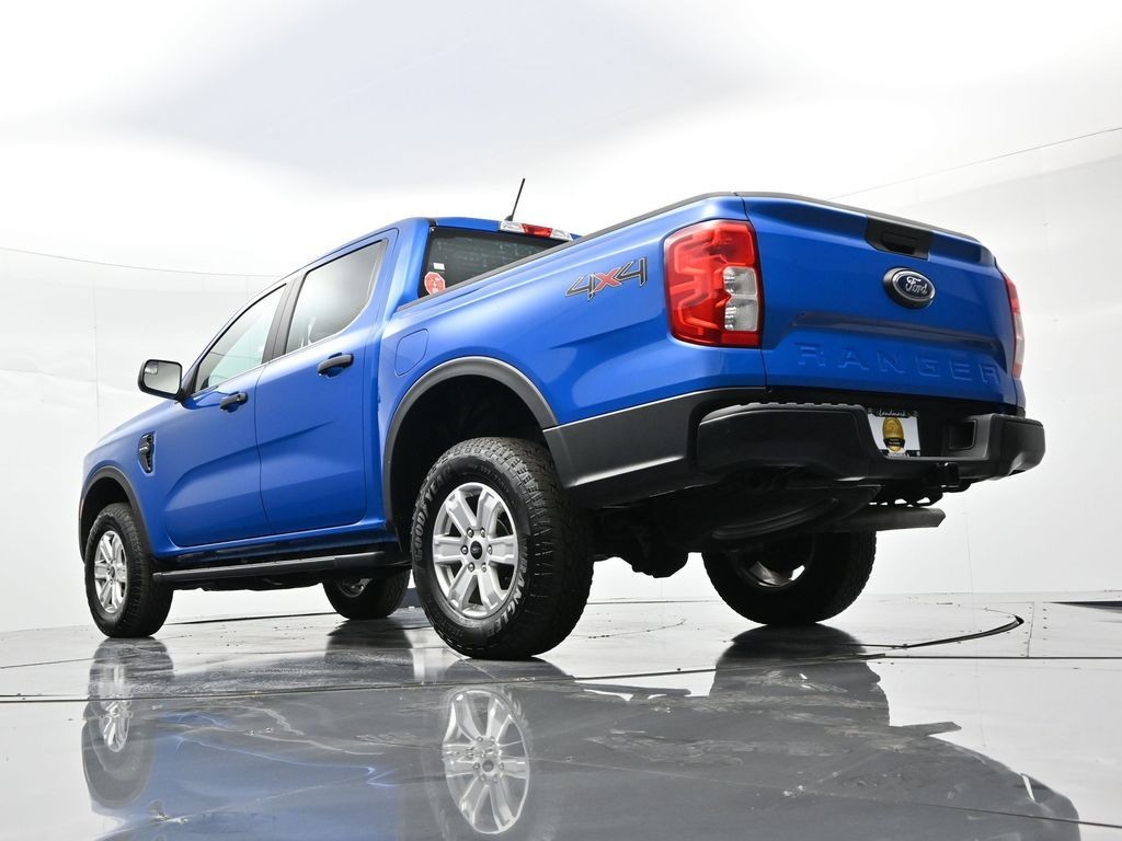 Ford Ranger Vehicle Full-screen Gallery Image 24