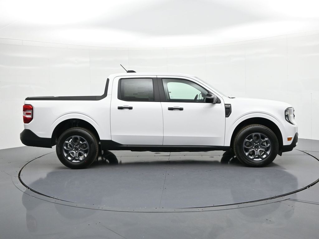 Ford Maverick Vehicle Full-screen Gallery Image 5