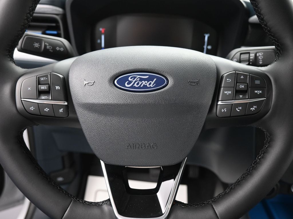 Ford Maverick Vehicle Full-screen Gallery Image 13