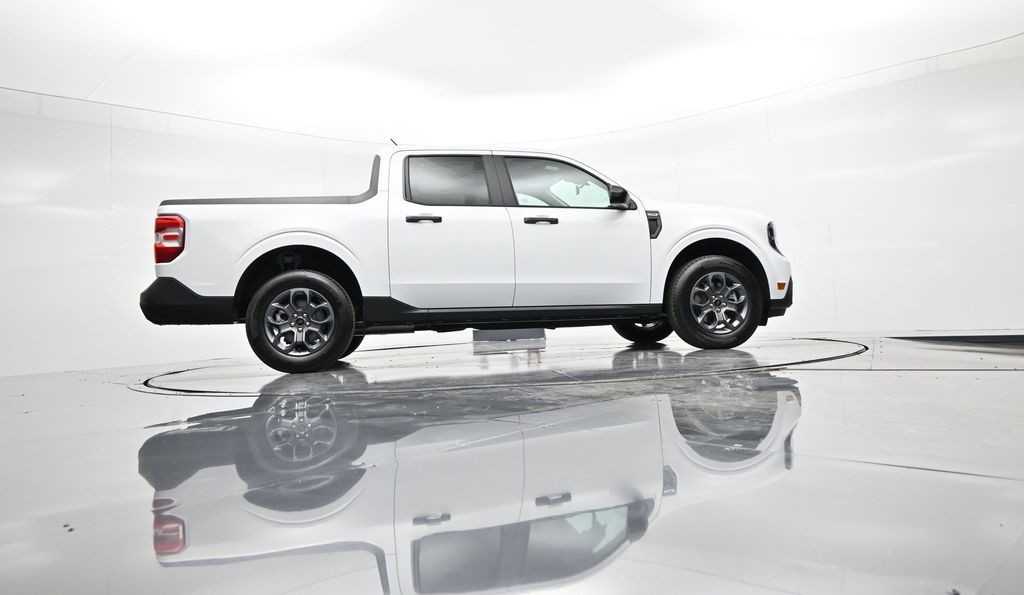 Ford Maverick Vehicle Full-screen Gallery Image 24