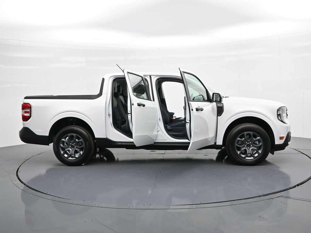 Ford Maverick Vehicle Full-screen Gallery Image 25