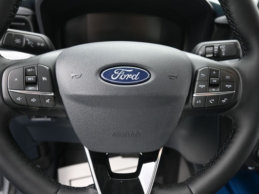 Ford Maverick Vehicle Full-screen Gallery Image 13