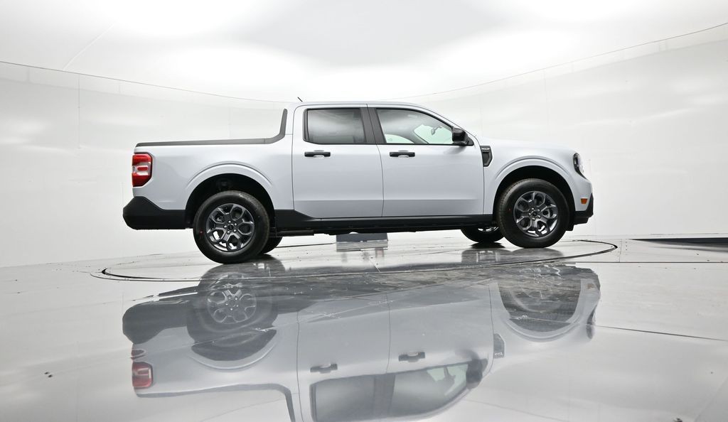 Ford Maverick Vehicle Full-screen Gallery Image 24