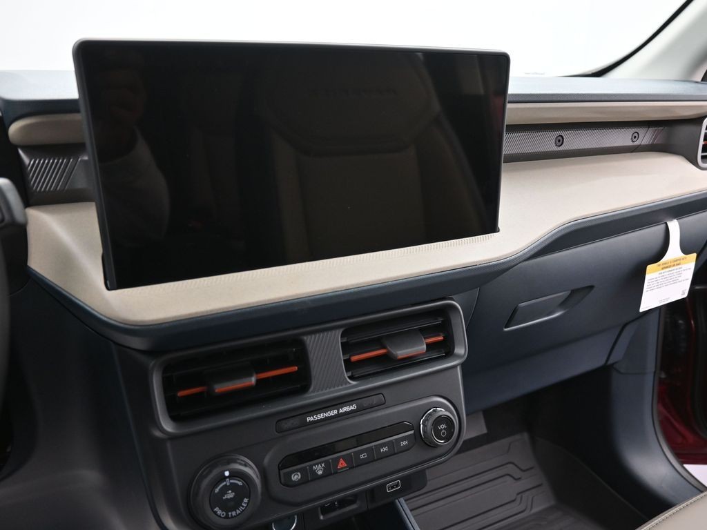 Ford Maverick Vehicle Full-screen Gallery Image 10