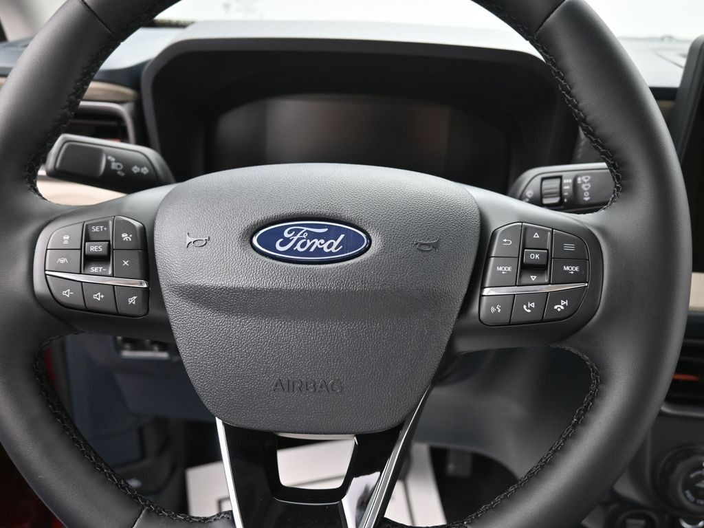 Ford Maverick Vehicle Full-screen Gallery Image 13