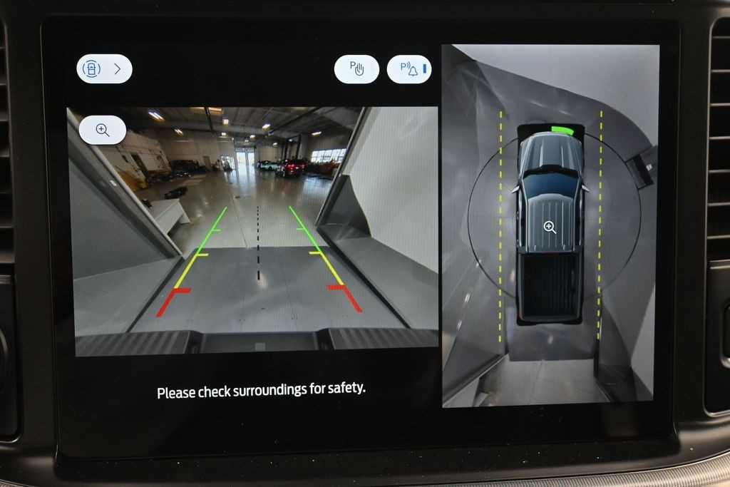Ford F-150 Vehicle Full-screen Gallery Image 13