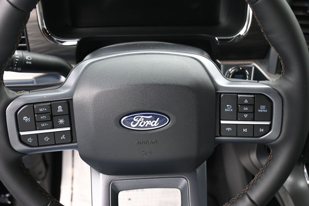 Ford F-150 Vehicle Full-screen Gallery Image 20