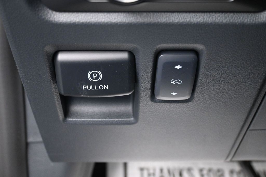 Ford F-150 Vehicle Full-screen Gallery Image 24