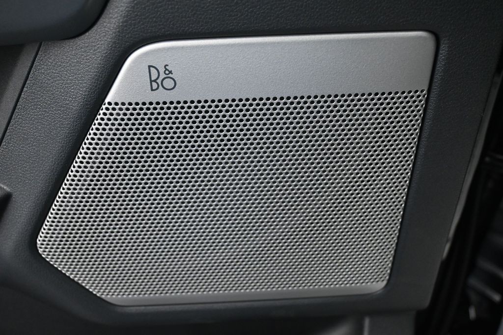Ford F-150 Vehicle Full-screen Gallery Image 26