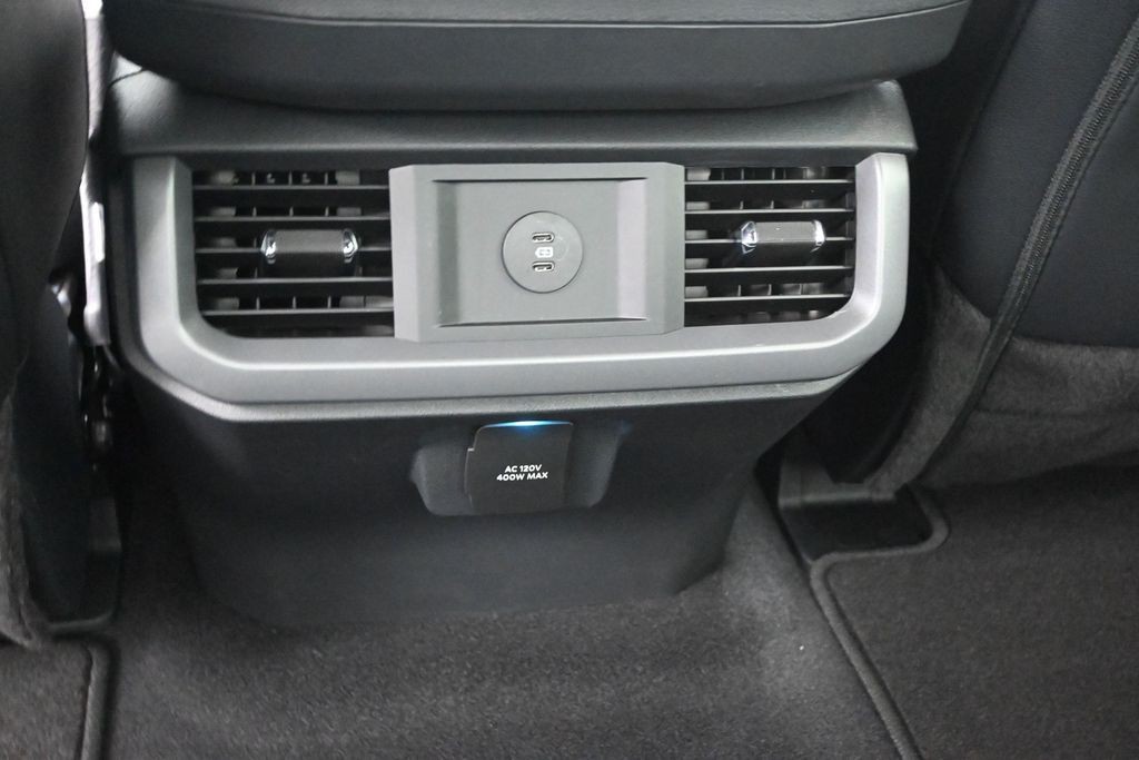 Ford F-150 Vehicle Full-screen Gallery Image 27