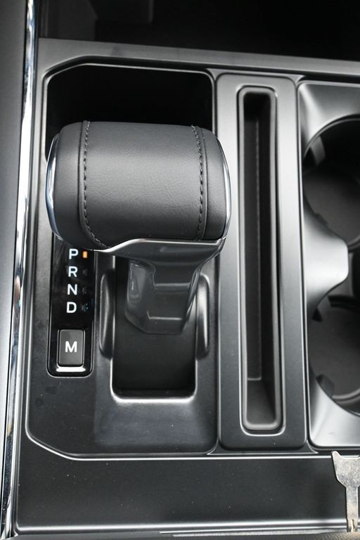 Ford F-150 Vehicle Full-screen Gallery Image 17