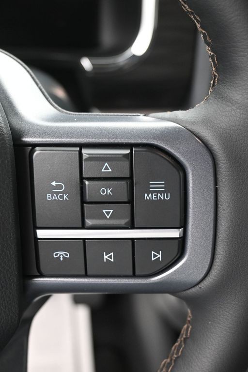 Ford F-150 Vehicle Full-screen Gallery Image 21