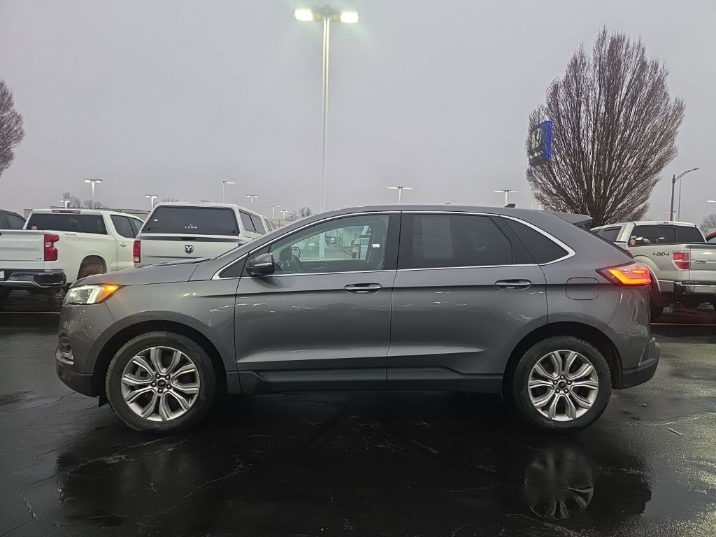 Ford Edge Vehicle Full-screen Gallery Image 3