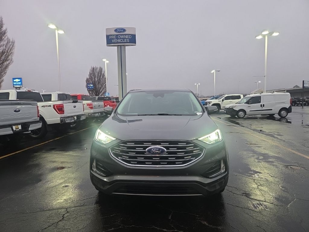 Ford Edge Vehicle Full-screen Gallery Image 9