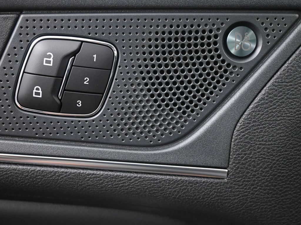 Ford Edge Vehicle Full-screen Gallery Image 20