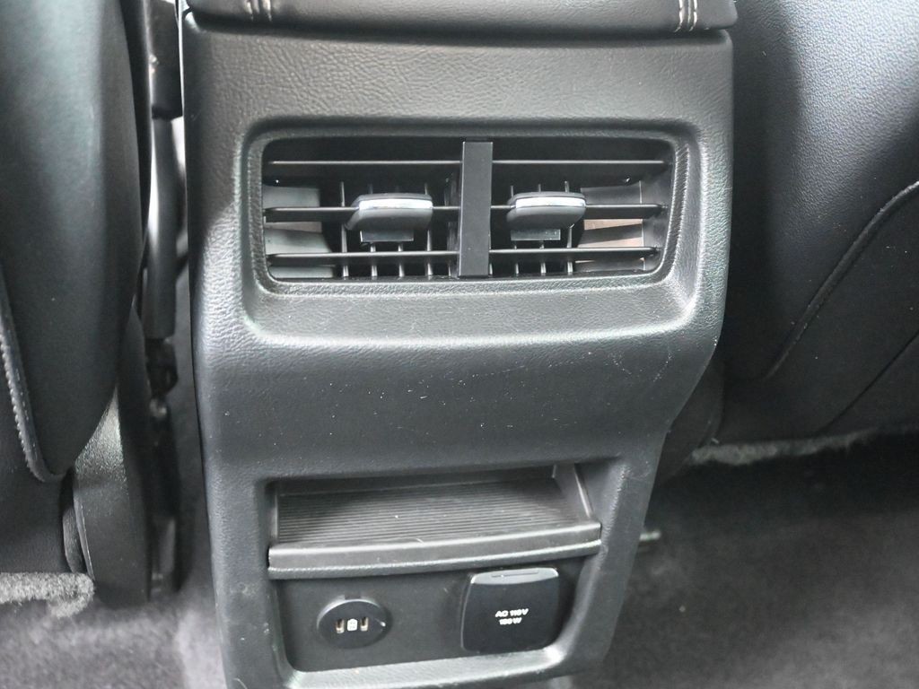 Ford Edge Vehicle Full-screen Gallery Image 22