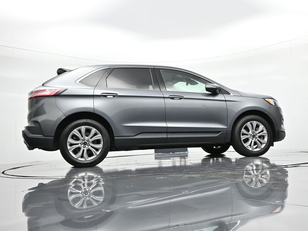 Ford Edge Vehicle Full-screen Gallery Image 30