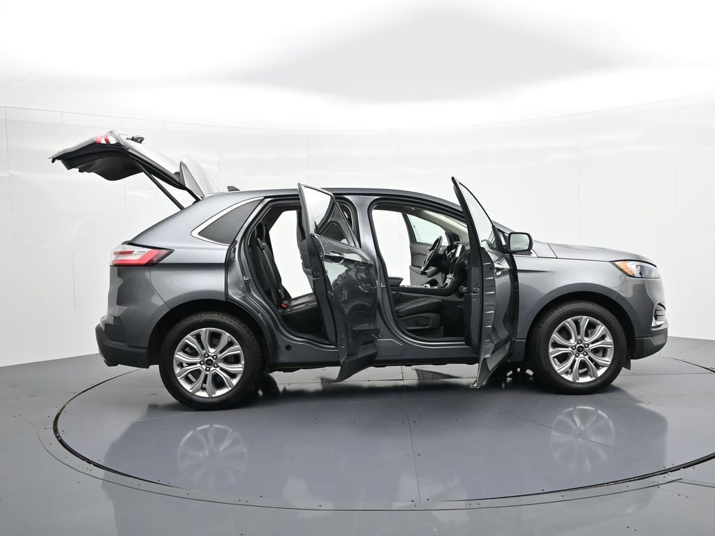 Ford Edge Vehicle Full-screen Gallery Image 31