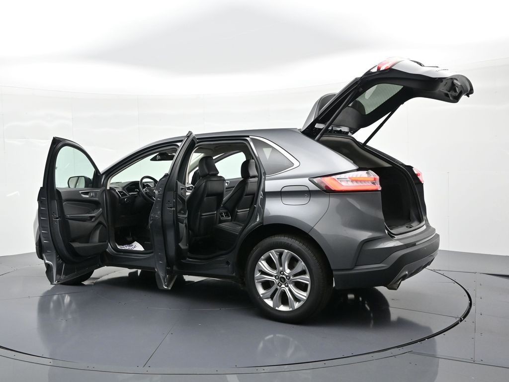 Ford Edge Vehicle Full-screen Gallery Image 32