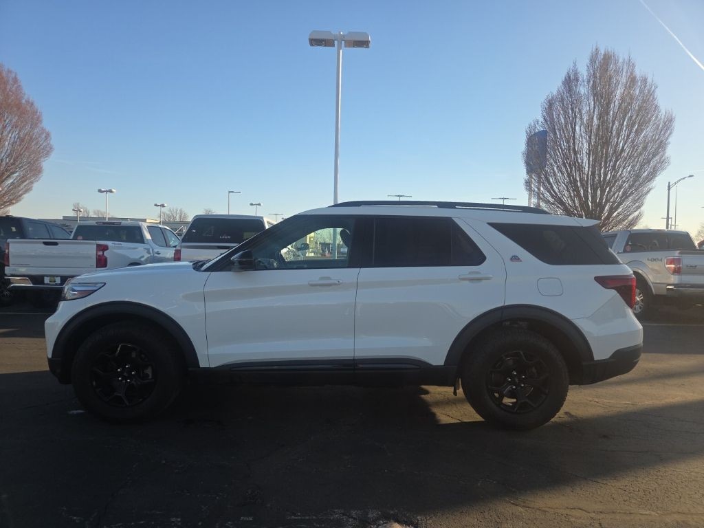 Ford Explorer Vehicle Full-screen Gallery Image 4