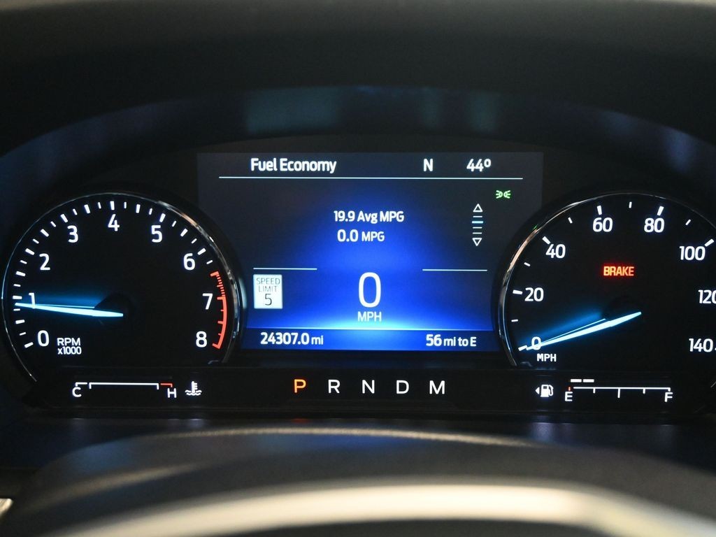 Ford Explorer Vehicle Full-screen Gallery Image 10