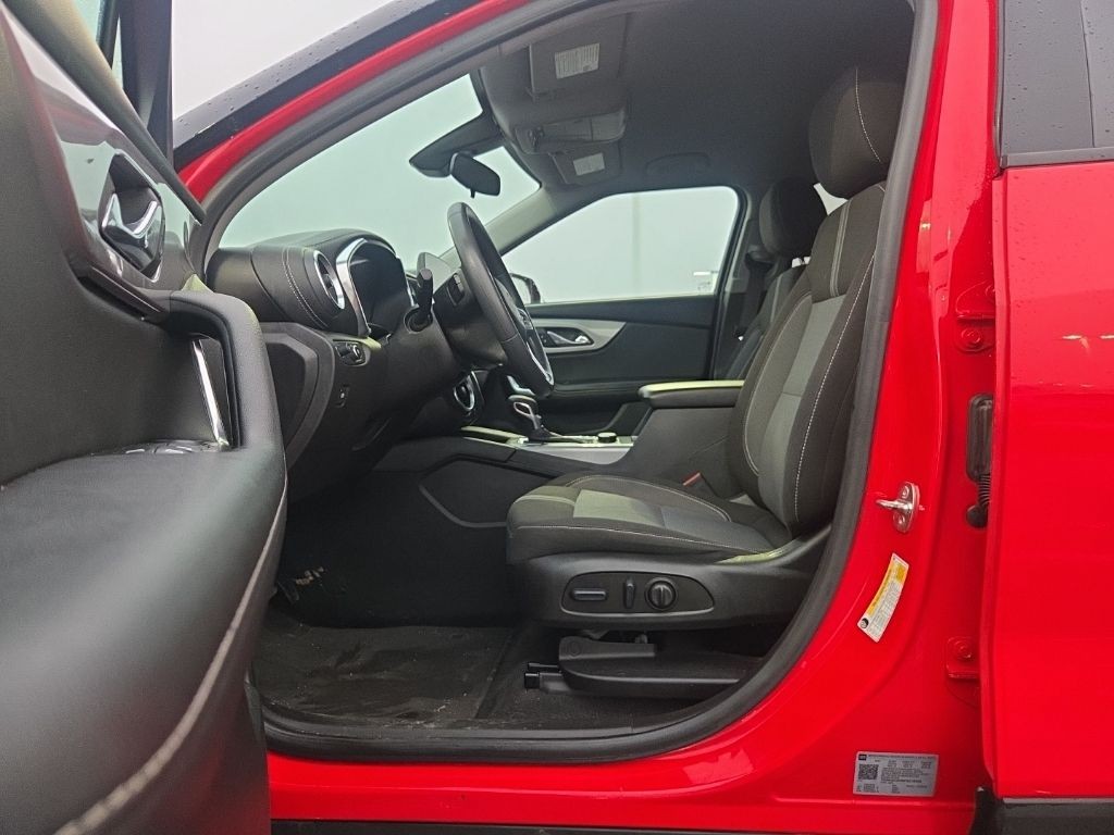 Chevrolet Blazer Vehicle Full-screen Gallery Image 2