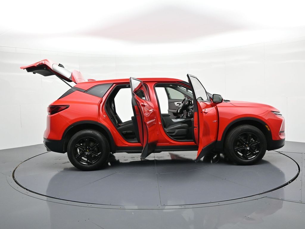 Chevrolet Blazer Vehicle Full-screen Gallery Image 30