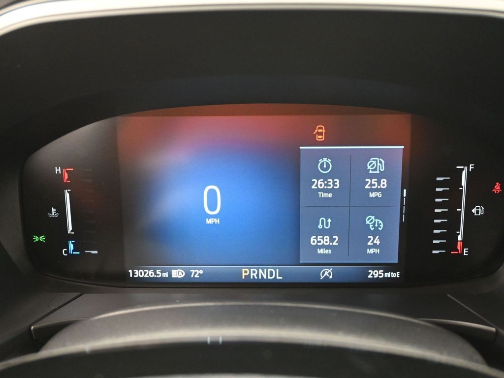 Ford Escape Vehicle Full-screen Gallery Image 10