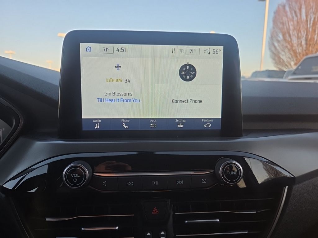 Ford Escape Vehicle Full-screen Gallery Image 14