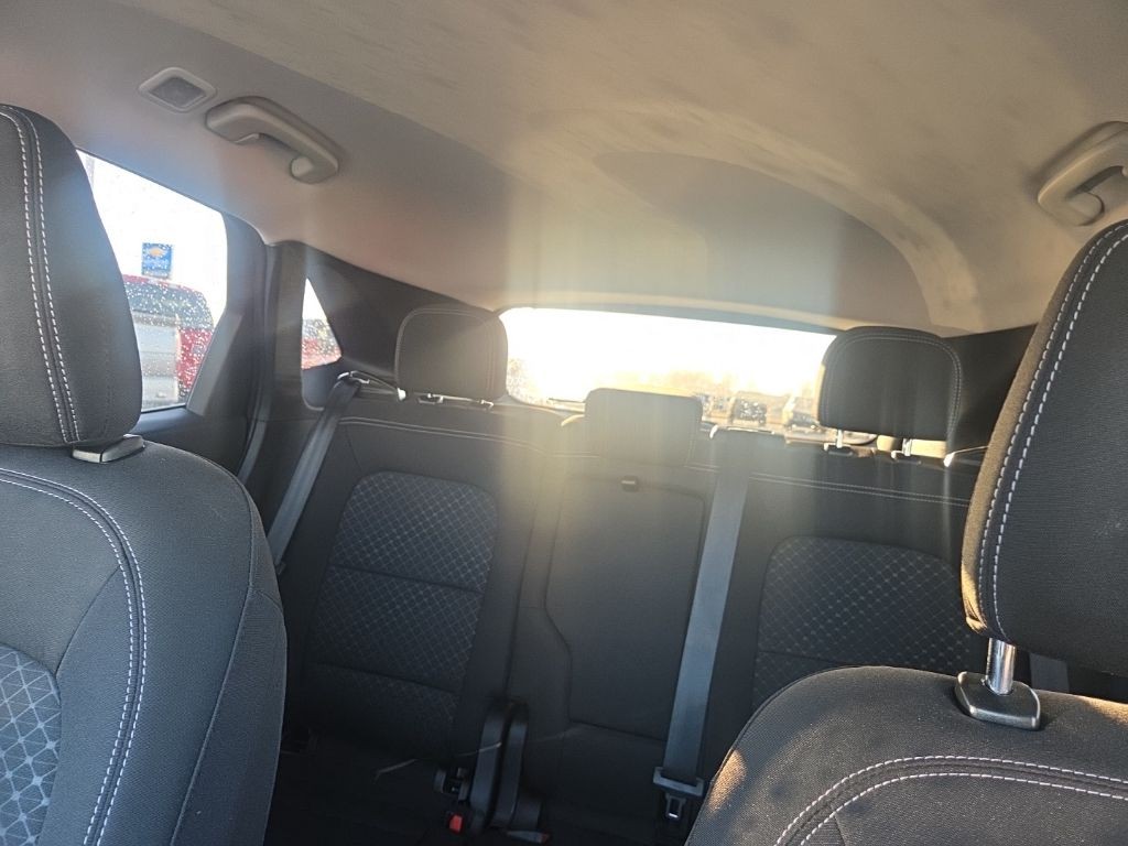 Ford Escape Vehicle Full-screen Gallery Image 18