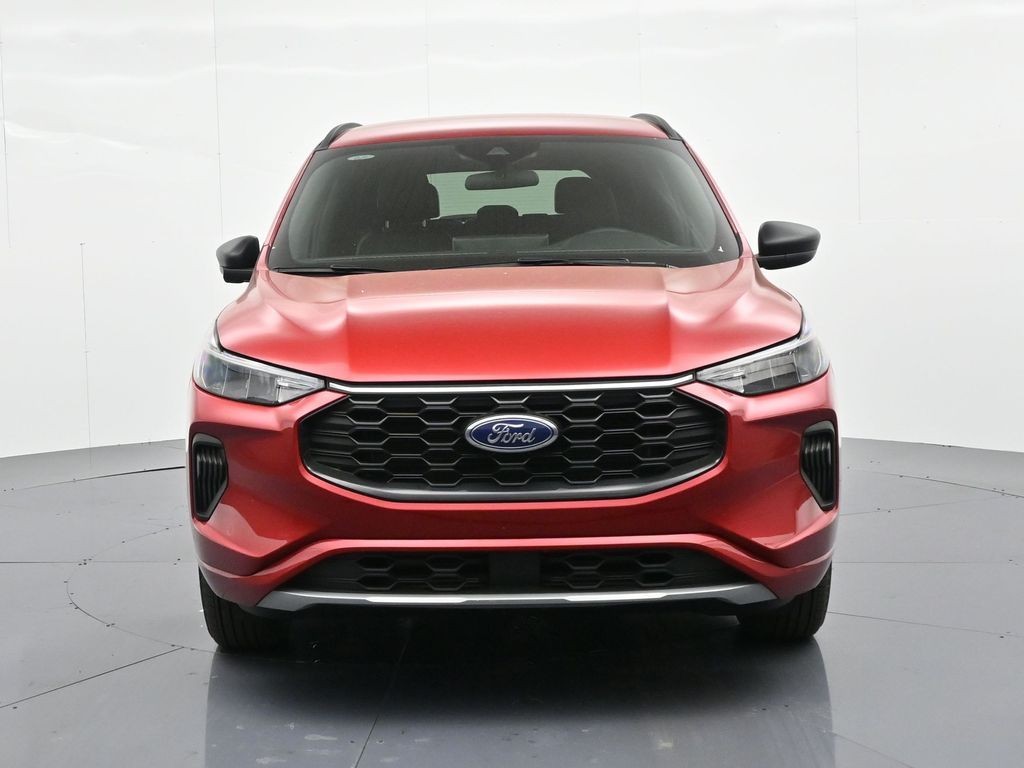 Ford Escape Vehicle Full-screen Gallery Image 3