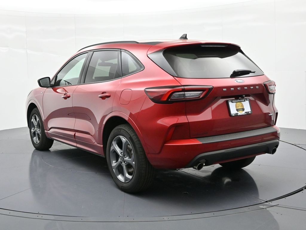 Ford Escape Vehicle Full-screen Gallery Image 8